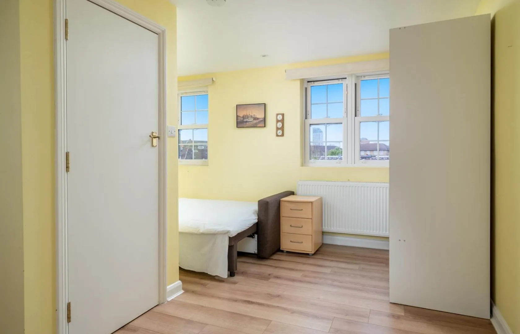 Urban Escape - Spacious 3-Bedroom Home Close To Canary Wharf لندن