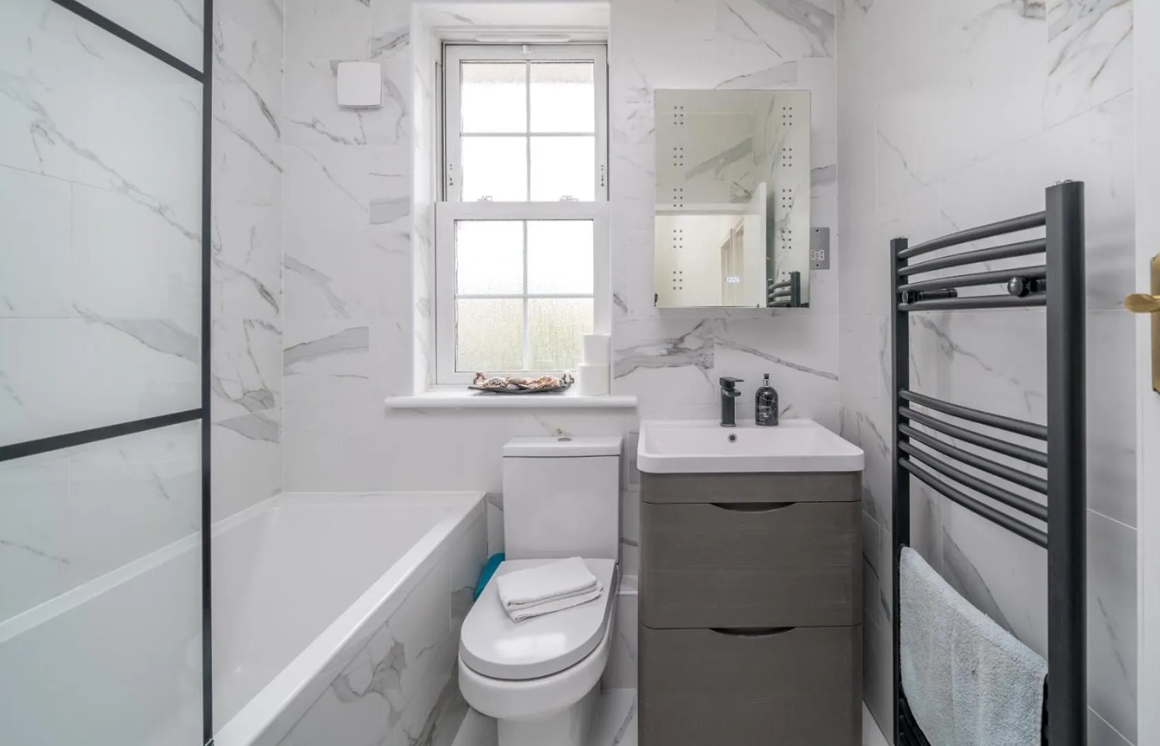 بيت للعطل Urban Escape - Spacious 3-Bedroom Home Close To Canary Wharf لندن